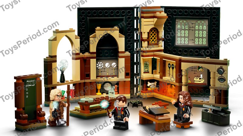 LEGO 76397 Hogwarts Moment: Defence Against the Dark Arts Class
